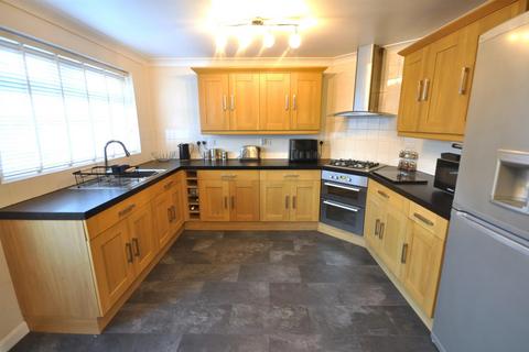 3 bedroom semi-detached house for sale, St. Georges Close, Thorne, Doncaster