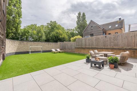 5 bedroom detached house for sale, Ormrod Grove, Locking