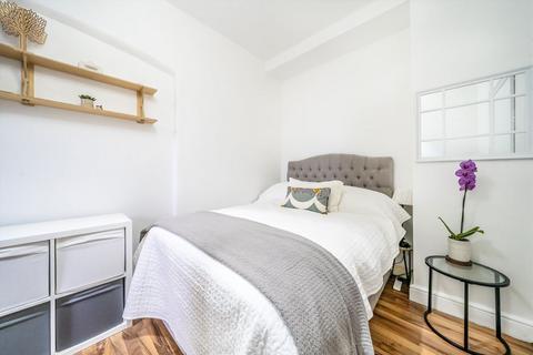 undefined, St. Margarets Road, St Margarets TW1