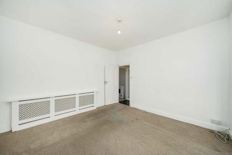 2 bedroom flat for sale, Dollis Road, London N3