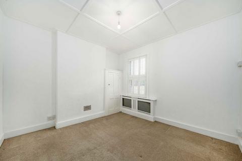 2 bedroom flat for sale, Dollis Road, London N3