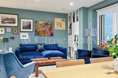 2 bedroom flat for sale, Ferraro House, 149 Walworth Road, Elephant & Castle, London, SE17