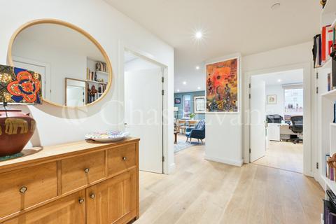 2 bedroom flat for sale, Ferraro House, 149 Walworth Road, Elephant & Castle, London, SE17
