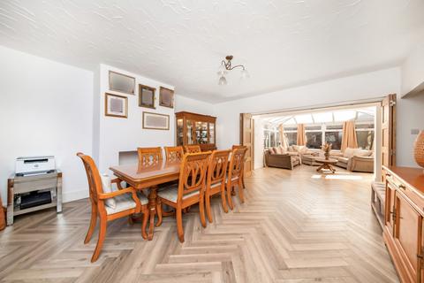 5 bedroom terraced house to rent, Nevins Road, Dewsbury, West Yorkshire, WF13