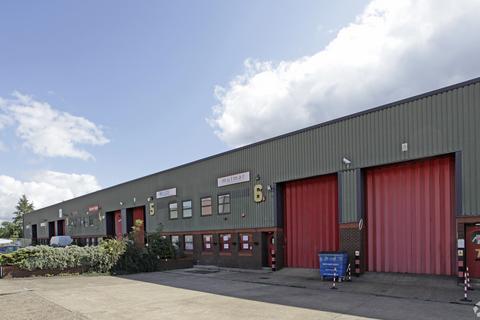 Showroom to rent - Elstree Rd Elstree WD6 3EE