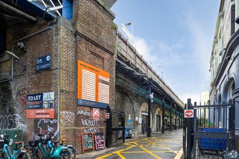 Distribution warehouse to rent, Resolution Way London SE8 4NT