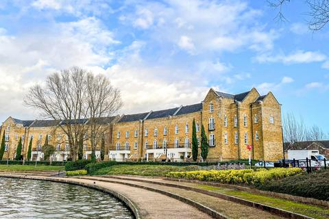 3 bedroom duplex for sale, Monellan Crescent, Milton Keynes