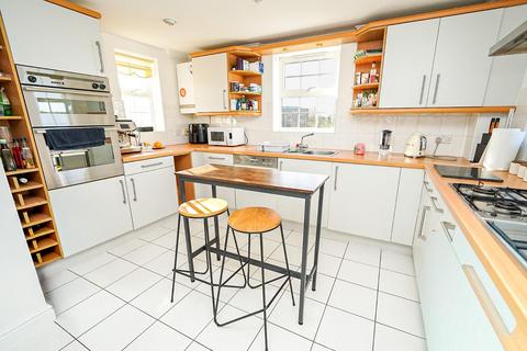 3 bedroom duplex for sale, Monellan Crescent, Milton Keynes