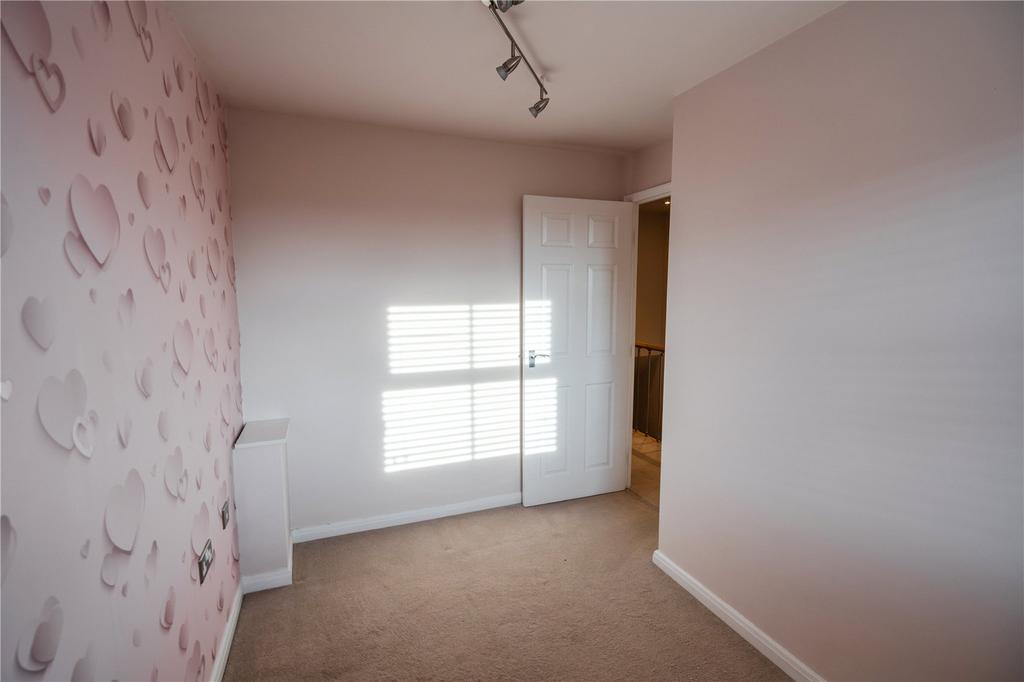 Bedroom 2 (2)