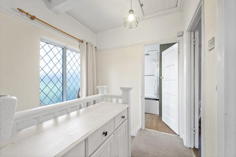 2 bedroom maisonette for sale, Perth Close, Raynes Park SW20