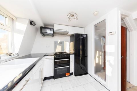 2 bedroom apartment for sale, Vernon Avenue, Raynes Park SW20