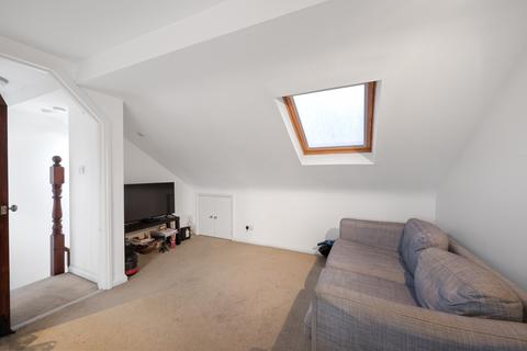 2 bedroom apartment for sale, Vernon Avenue, Raynes Park SW20