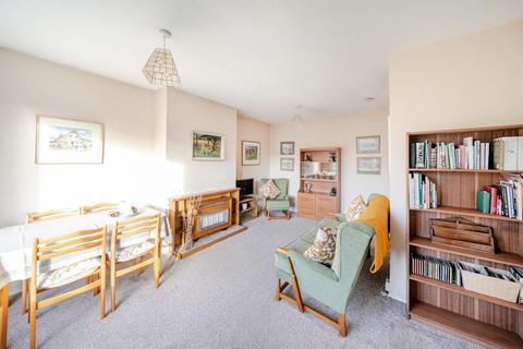 2 bedroom maisonette for sale, Faversham Road, London, SE6 4XE