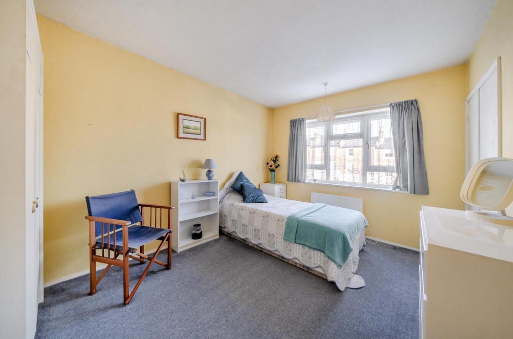 Bedroom 2.jpg