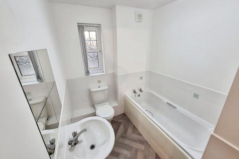 2 bedroom apartment for sale, Cromwell Avenue, Greater Manchester SK5