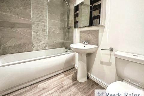 3 bedroom semi-detached house to rent, Christie Lane, Greater Manchester M7