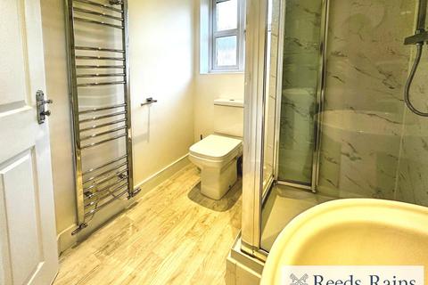 3 bedroom semi-detached house to rent, Christie Lane, Greater Manchester M7