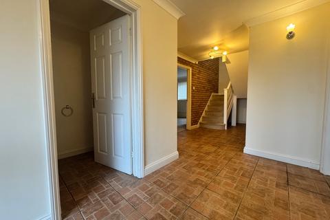 4 bedroom detached house to rent, The Street, Holywell Row, Suffolk, IP28 8LS