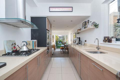 4 bedroom terraced house for sale, Eve Road, Old Isleworth