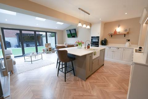 4 bedroom detached house for sale, Hemmings Mill, Barford, Warwickshire
