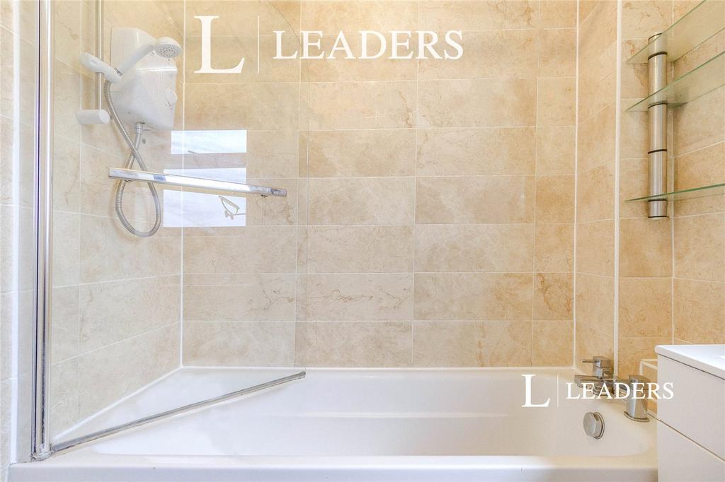 Family Bathroom (2)