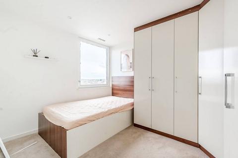 3 bedroom flat to rent, Avery Court, Colindale, London, NW9