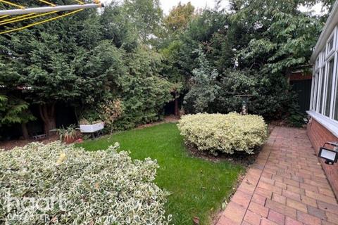undefined, Peregrine Rise, Leicester