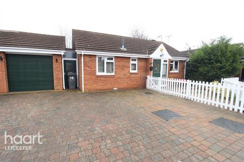 3 bedroom detached bungalow to rent, Peregrine Rise, Leicester