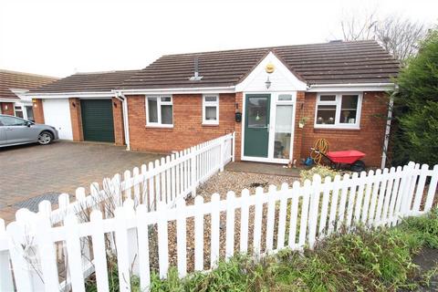 3 bedroom detached bungalow to rent, Peregrine Rise, Leicester