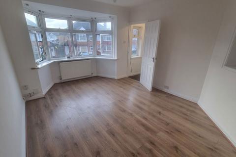 2 bedroom maisonette to rent, Stratford Road, Hayes, UB4 9EN