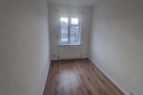 2 bedroom maisonette to rent, Stratford Road, Hayes, UB4 9EN