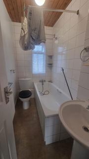 2 bedroom maisonette to rent, Stratford Road, Hayes, UB4 9EN