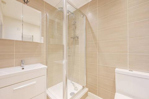 2 bedroom flat for sale, Fishguard Way, E16, Docklands, London, E16