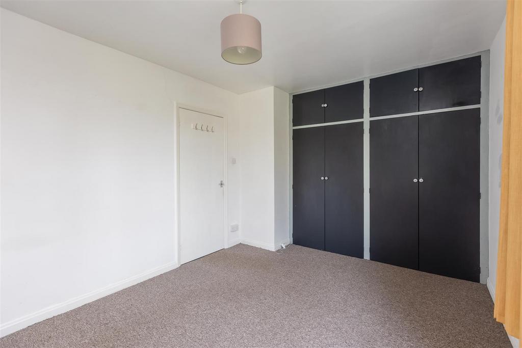 Station Road 38 Bedroom 1-2.jpg