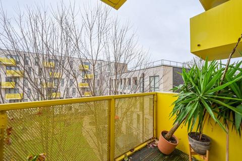 1 bedroom flat to rent, White Horse Lane, Stepney, London, E1