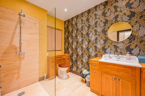 2 bedroom flat to rent, Crutched Friars, City, London, EC3N