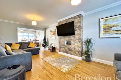 3 bedroom semi-detached house for sale, South End Road, Hornchurch, RM12