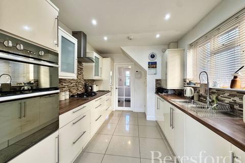 3 bedroom semi-detached house for sale, South End Road, Hornchurch, RM12