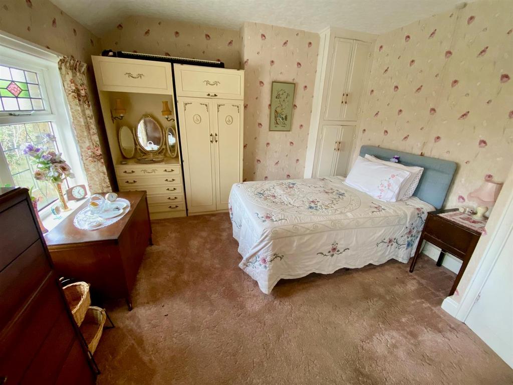 Bed 1 other angle.jpg