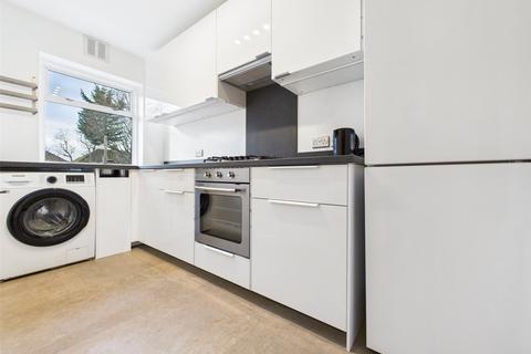 2 bedroom apartment to rent, Marlborough Road, Hanworth