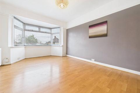 2 bedroom apartment to rent, Marlborough Road, Hanworth