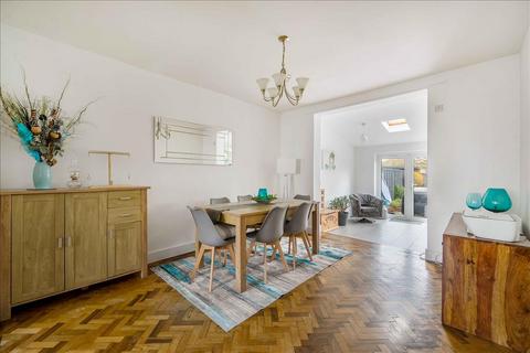 4 bedroom semi-detached house for sale, Helen Avenue, Feltham, Middlesex, TW14