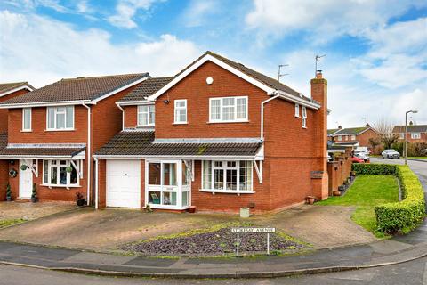 4 bedroom detached house for sale, 2 Stokesay Avenue, Perton, Wolverhampton, WV6 7RS