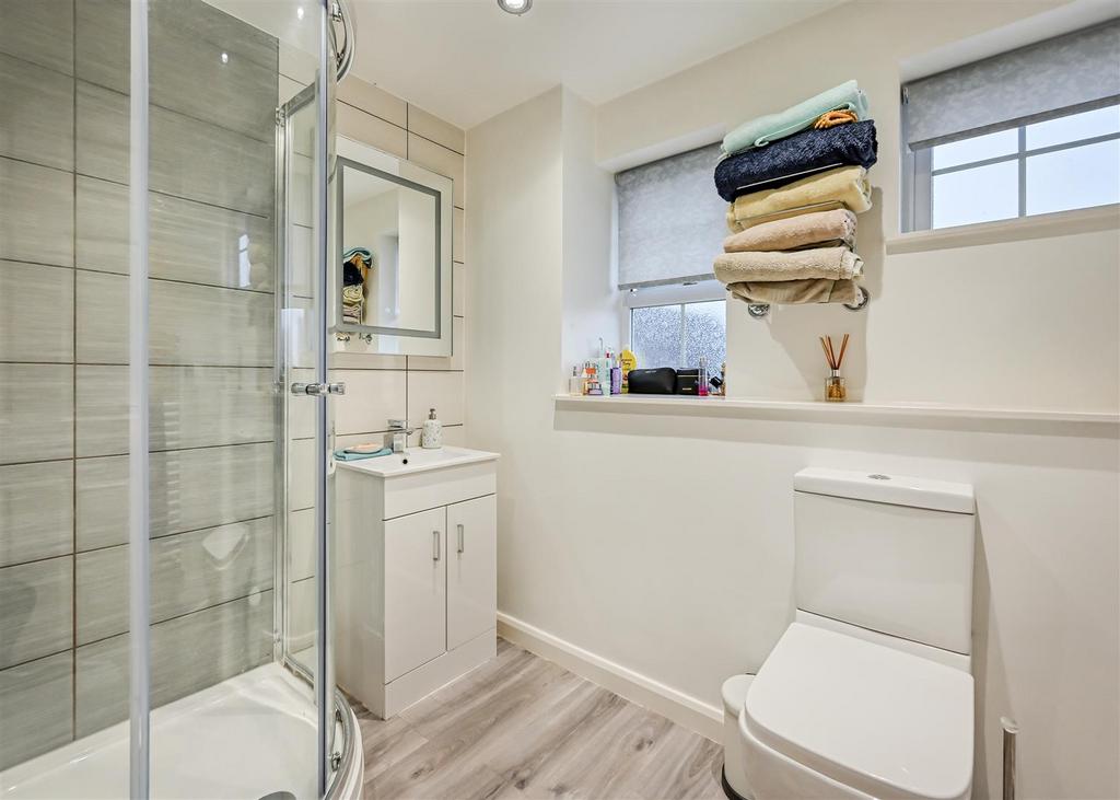 2 Stokesay Avenue-01.jpg