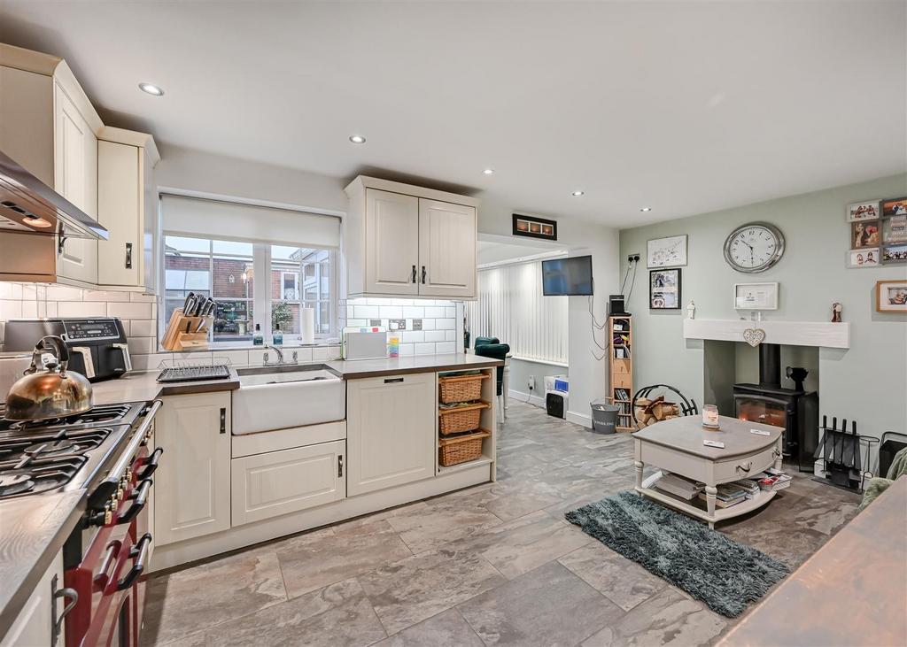 2 Stokesay Avenue-13.jpg
