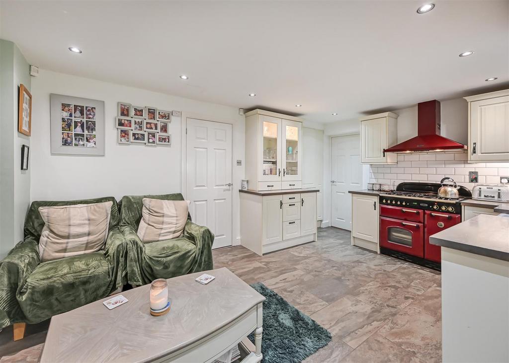 2 Stokesay Avenue-10.jpg