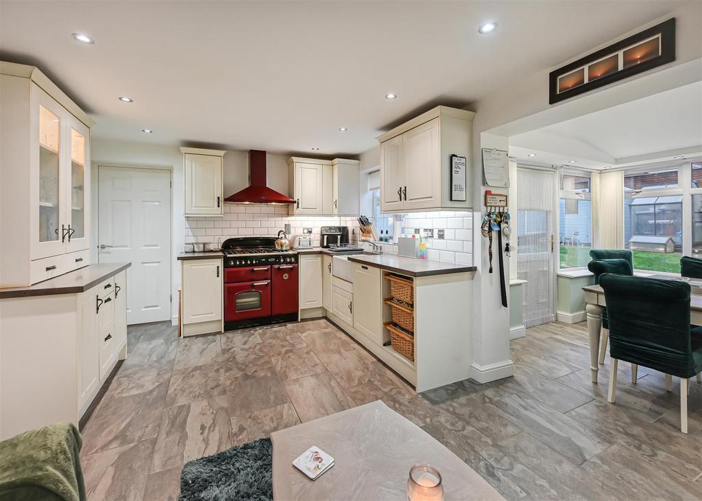 2 Stokesay Avenue-11.jpg