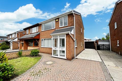 3 bedroom semi-detached house to rent, Crossdale Road, Hindley Green, WN2