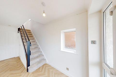3 bedroom semi-detached house to rent, Crossdale Road, Hindley Green, WN2