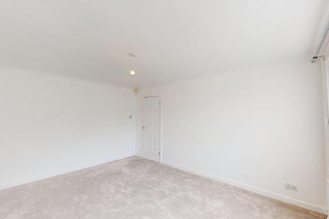 3 bedroom semi-detached house to rent, Crossdale Road, Hindley Green, WN2